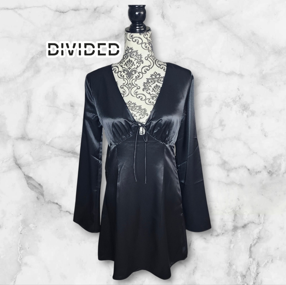 DIVIDED Elegant Black Long Sleeve Dress - Small